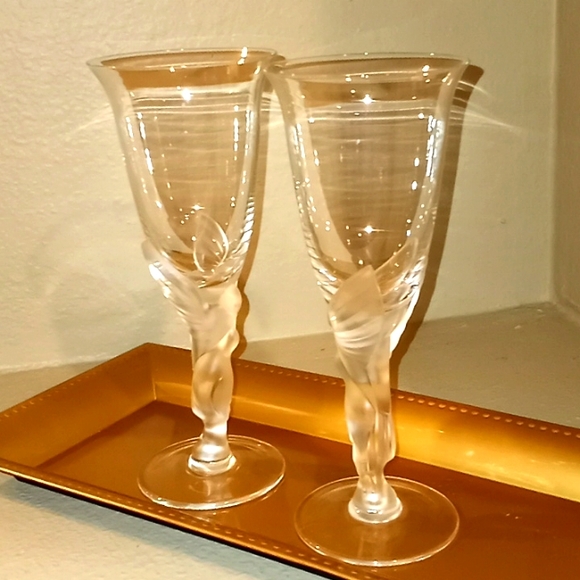 Faberge Kissing Doves Frosted Wine Goblets 8.25 oz - Picture 8 of 11